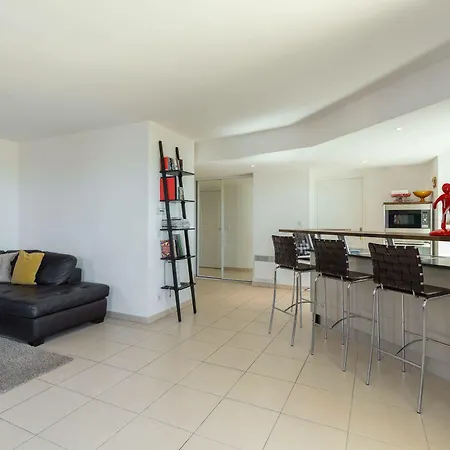 Superb Penthouse In Centre Of Stunning Views Air-conditioning Internet Near The Palais 532 Apartment